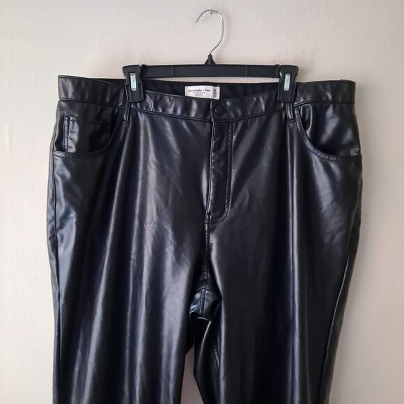 ABERCROMBIE Curve Love Vegan Leather 90s Straight Pant 35 20 ultra high rise - Picture 10 of 14